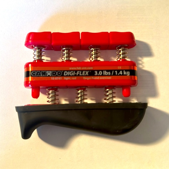 CanDo Digi-Flex Hand and Finger Exerciser Red and Green - Picture 2 of 5
